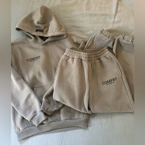 comfrt hoodie and sweatpant matching set